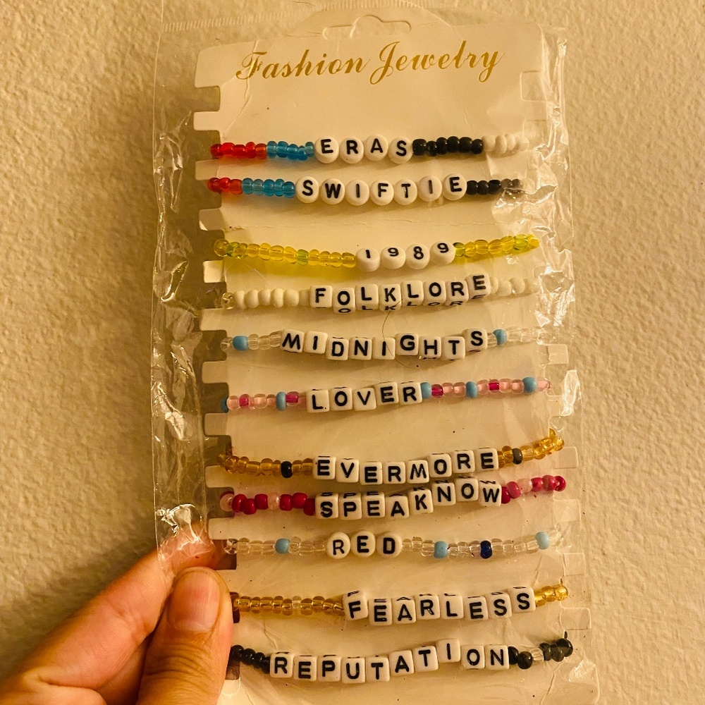 New Taylor Swift inspired friendship bracelets